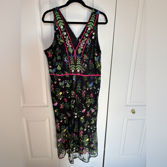 Sam Edelman Dresses & Skirts - Sam Edelman Black Dress with Pink Floral Embroidery